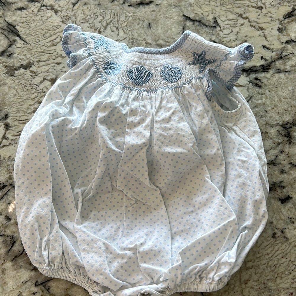 Seashell smocked bubble - like new. Classic whimsy.